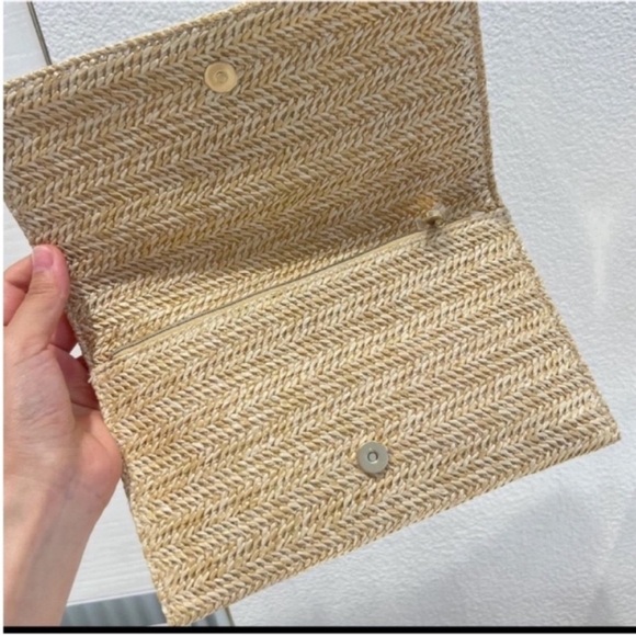 Dior Beaty gift Beige  Clutch - Picture 3 of 8